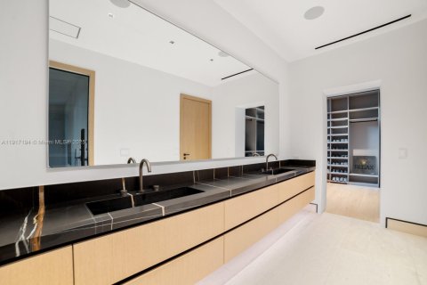 Купить виллу или дом в Саут-Майами, Флорида 3 спальни, 337.7м2, № 1972628 - фото 11