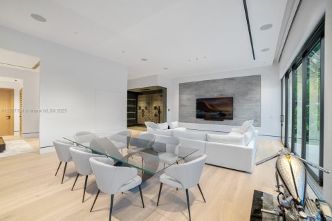 Купить виллу или дом в Саут-Майами, Флорида 3 спальни, 337.7м2, № 1972628 - фото 7