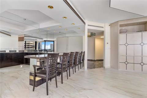Condo in Aventura, Florida, 2 bedrooms  № 2047866 - photo 5