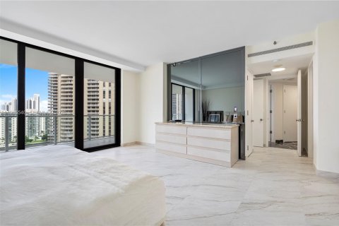 Condo in Aventura, Florida, 2 bedrooms  № 2047866 - photo 20