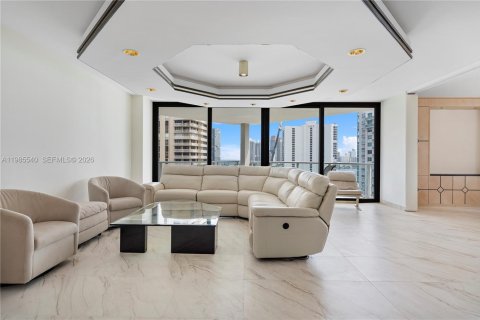 Condo in Aventura, Florida, 2 bedrooms  № 2047866 - photo 2