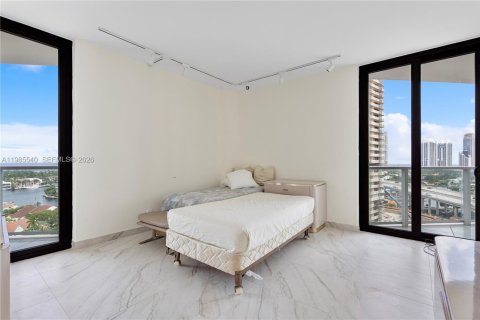 Condo in Aventura, Florida, 2 bedrooms  № 2047866 - photo 25