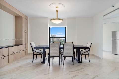 Condo in Aventura, Florida, 2 bedrooms  № 2047866 - photo 6