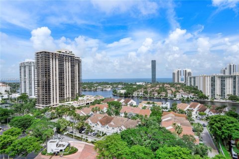 Condo in Aventura, Florida, 2 bedrooms  № 2047866 - photo 30