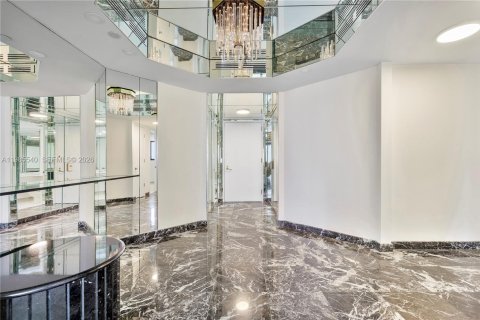 Condo in Aventura, Florida, 2 bedrooms  № 2047866 - photo 9