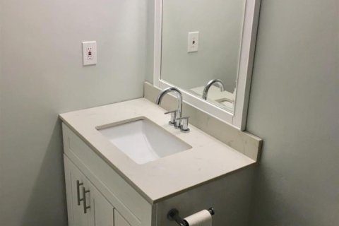 Condo in Hallandale Beach, Florida, 1 bedroom  № 2085924 - photo 14