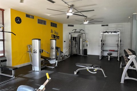 Condo in Hallandale Beach, Florida, 1 bedroom  № 2085924 - photo 18