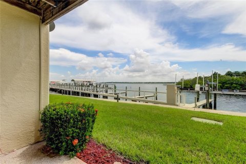 Townhouse in Oldsmar, Florida 3 bedrooms, 170.38 sq.m. № 1803314 - photo 26