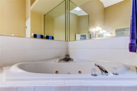 Townhouse in Oldsmar, Florida 3 bedrooms, 170.38 sq.m. № 1803314 - photo 19