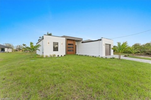 House in Lehigh Acres, Florida 3 bedrooms, 120.03 sq.m. № 1687636 - photo 5