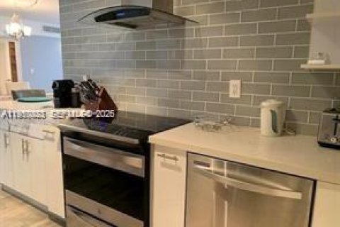 Copropriété à vendre à Miami Beach, Floride: 2 chambres, 119.84 m2 № 2153057 - photo 6