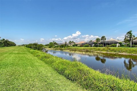 Townhouse in Sarasota, Florida 3 bedrooms, 155.33 sq.m. № 1680791 - photo 11
