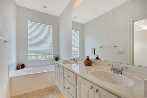 Townhouse in Sarasota, Florida 3 bedrooms, 155.33 sq.m. № 1680791 - photo 23