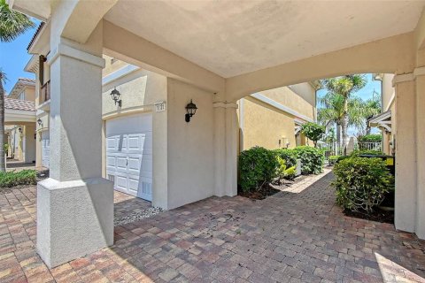 Townhouse in Sarasota, Florida 3 bedrooms, 155.33 sq.m. № 1680791 - photo 6