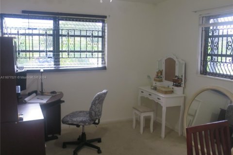 Villa ou maison à vendre à Miami Gardens, Floride: 4 chambres, 191.29 m2 № 2069674 - photo 10