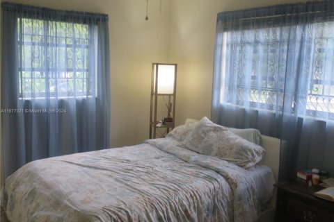 Villa ou maison à vendre à Miami Gardens, Floride: 4 chambres, 191.29 m2 № 2069674 - photo 9