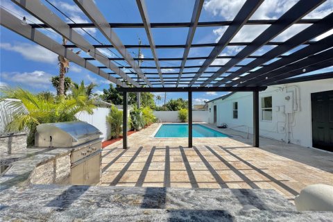 House in Miami, Florida 5 bedrooms, 205.41 sq.m. № 1700989 - photo 21