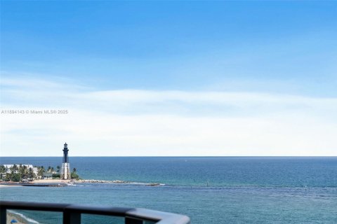 Снять в аренду кондоминиум в Помпано-Бич, Флорида 2 спальни, 157.93м2, № 1945759 - фото 26