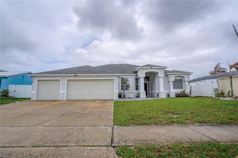House in Merrit Island, Florida 4 bedrooms, 229.1 sq.m. № 2206443