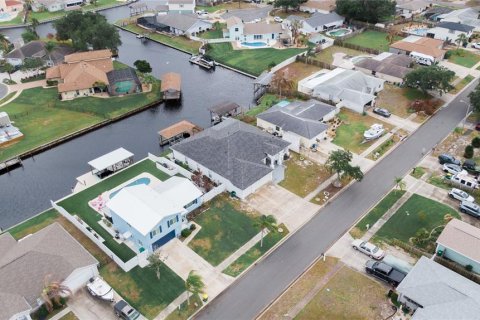House in Merrit Island, Florida 4 bedrooms, 229.1 sq.m. № 2206443 - photo 7
