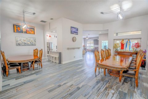 House in Merrit Island, Florida 4 bedrooms, 229.1 sq.m. № 2206443 - photo 8