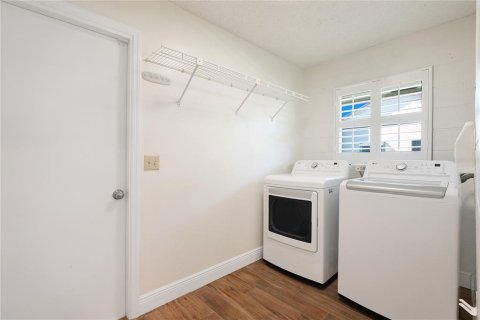Casa en venta en Orlando, Florida, 4 dormitorios, 193.33 m2 № 2431058 - foto 21