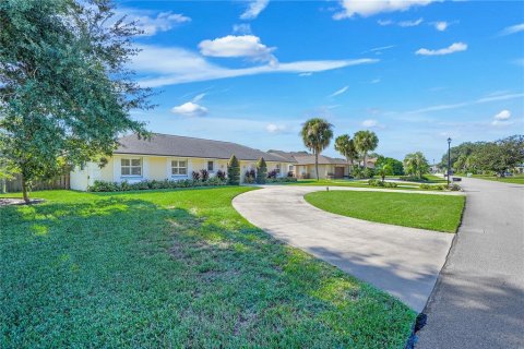 Casa en venta en Orlando, Florida, 4 dormitorios, 193.33 m2 № 2431058 - foto 3