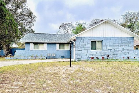 House in Orlando, Florida 3 bedrooms, 120.68 sq.m. № 1895111 - photo 1