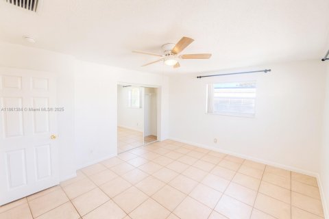 House in Tamarac, Florida 3 bedrooms, 117.24 sq.m. № 1890261 - photo 6