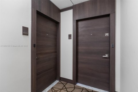 Condominio en venta en Aventura, Florida, 2 dormitorios, 112.78 m2 № 1882453 - foto 18
