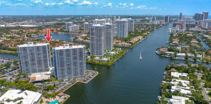Condominio en Aventura, Florida, 2 dormitorios  № 1882453