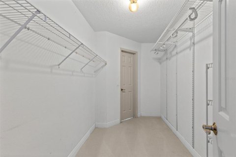 Купить виллу или дом в Овьедо, Флорида 12 комнат, 228.91м2, № 2258868 - фото 15