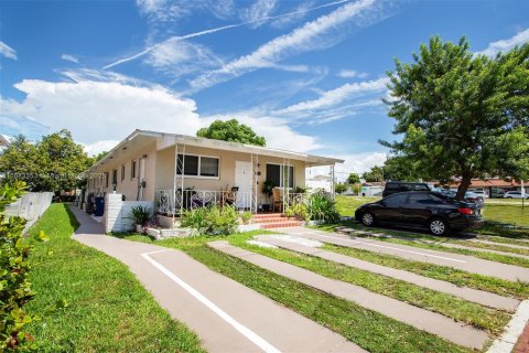 Apartamento en alquiler en Miami, Florida, 1 dormitorio, 41.81 m2 № 1925473 - foto 19