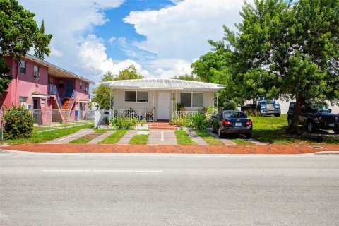 Apartamento en alquiler en Miami, Florida, 1 dormitorio, 41.81 m2 № 1925473 - foto 20