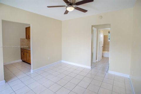 Apartamento en alquiler en Miami, Florida, 1 dormitorio, 41.81 m2 № 1925473 - foto 8