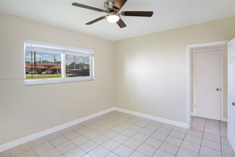Apartamento en alquiler en Miami, Florida, 1 dormitorio, 41.81 m2 № 1925473 - foto 16