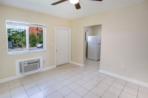 Apartamento en alquiler en Miami, Florida, 1 dormitorio, 41.81 m2 № 1925473 - foto 10