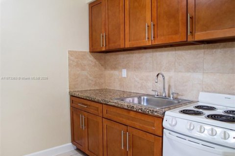 Apartamento en alquiler en Miami, Florida, 1 dormitorio, 41.81 m2 № 1925473 - foto 12