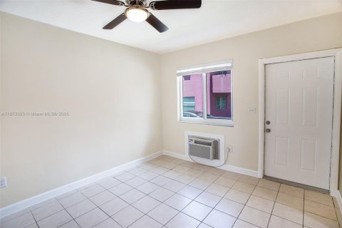Apartamento en alquiler en Miami, Florida, 1 dormitorio, 41.81 m2 № 1925473 - foto 9