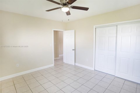 Apartamento en alquiler en Miami, Florida, 1 dormitorio, 41.81 m2 № 1925473 - foto 17