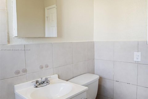 Apartamento en alquiler en Miami, Florida, 1 dormitorio, 41.81 m2 № 1925473 - foto 15