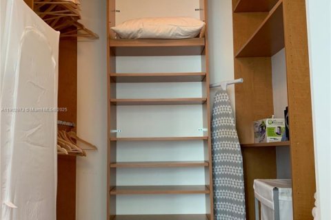 Купить кондоминиум в Майами, Флорида 1 спальня, 73.39м2, № 2060750 - фото 14