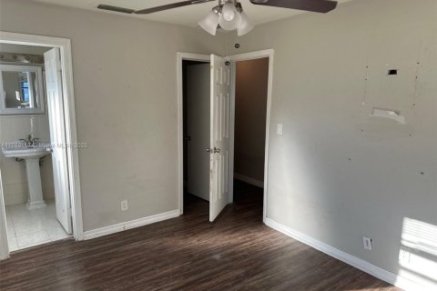 Casa en venta en Lake Park, Florida, 4 dormitorios, 159.98 m2 № 1571298 - foto 12