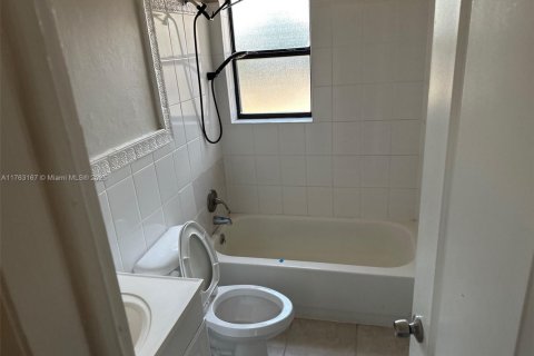 Casa en venta en Lake Park, Florida, 4 dormitorios, 159.98 m2 № 1571298 - foto 15