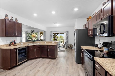 Casa en venta en Kissimmee, Florida, 4 dormitorios, 176.14 m2 № 1797244 - foto 3