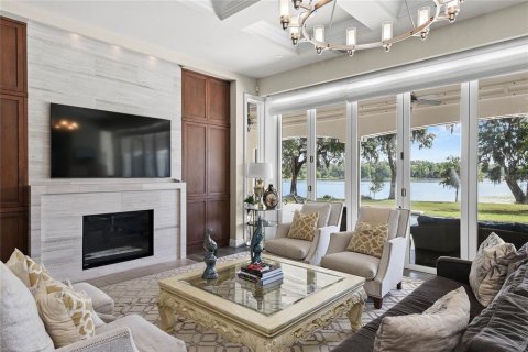 House in Winter Park, Florida 5 bedrooms, 604.05 sq.m. № 1755526 - photo 15