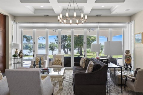 House in Winter Park, Florida 5 bedrooms, 604.05 sq.m. № 1755526 - photo 14
