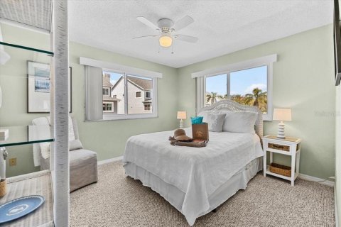 Townhouse in Indian Rocks Beach, Florida 3 bedrooms, 150.13 sq.m. № 1602154 - photo 7