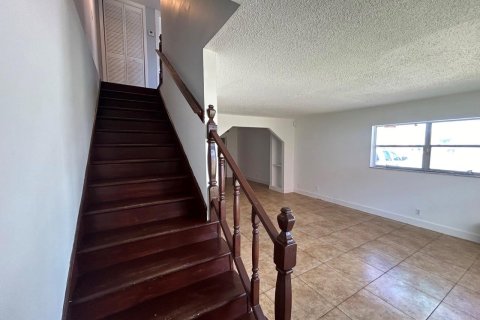 Adosado en alquiler en Lauderhill, Florida, 2 dormitorios, 94.76 m2 № 1207285 - foto 1