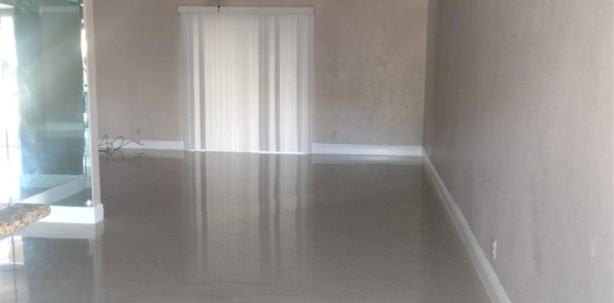 Condominio en Lauderhill, Florida, 2 dormitorios № 1221649